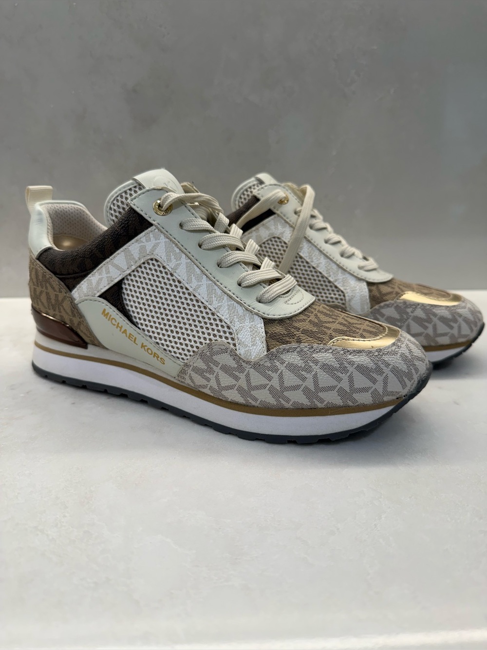 Michael Kors Women’s Wilma Trainer Sneakers Shoes Logo-Print Platform Size 7